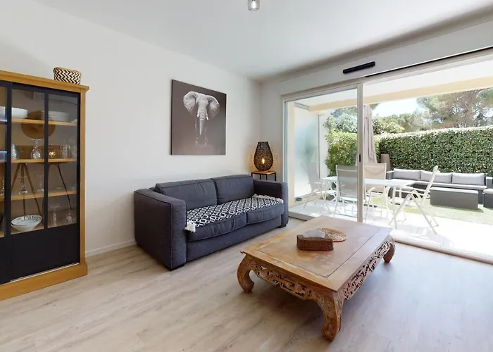 Appartement T2 : Jardin, Piscine, Parking à Sainte-Maxime
